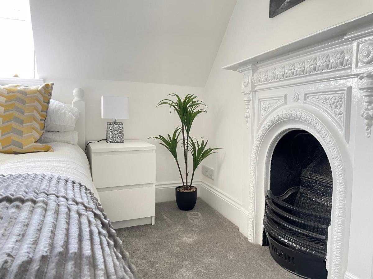 Light Airy 3 Bed Town Cntr Flat 700M To The Beach Bournemouth Bagian luar foto