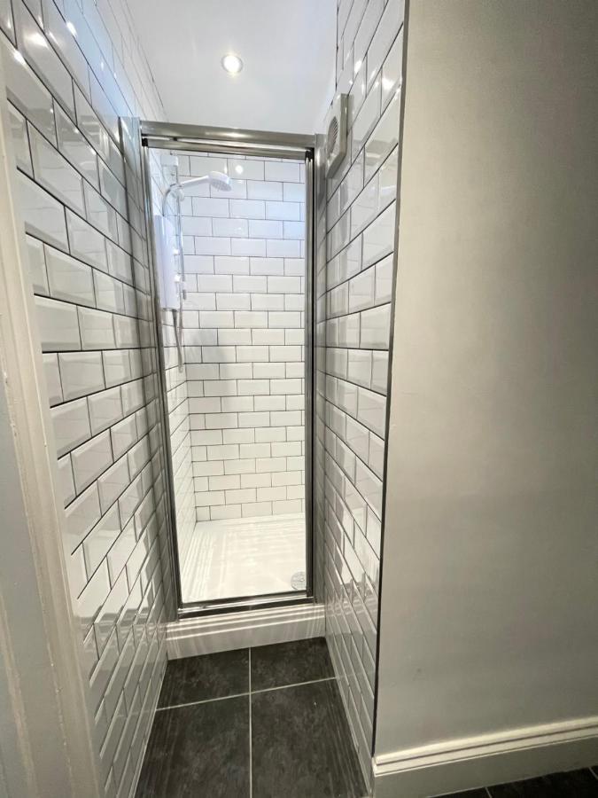 Light Airy 3 Bed Town Cntr Flat 700M To The Beach Bournemouth Bagian luar foto