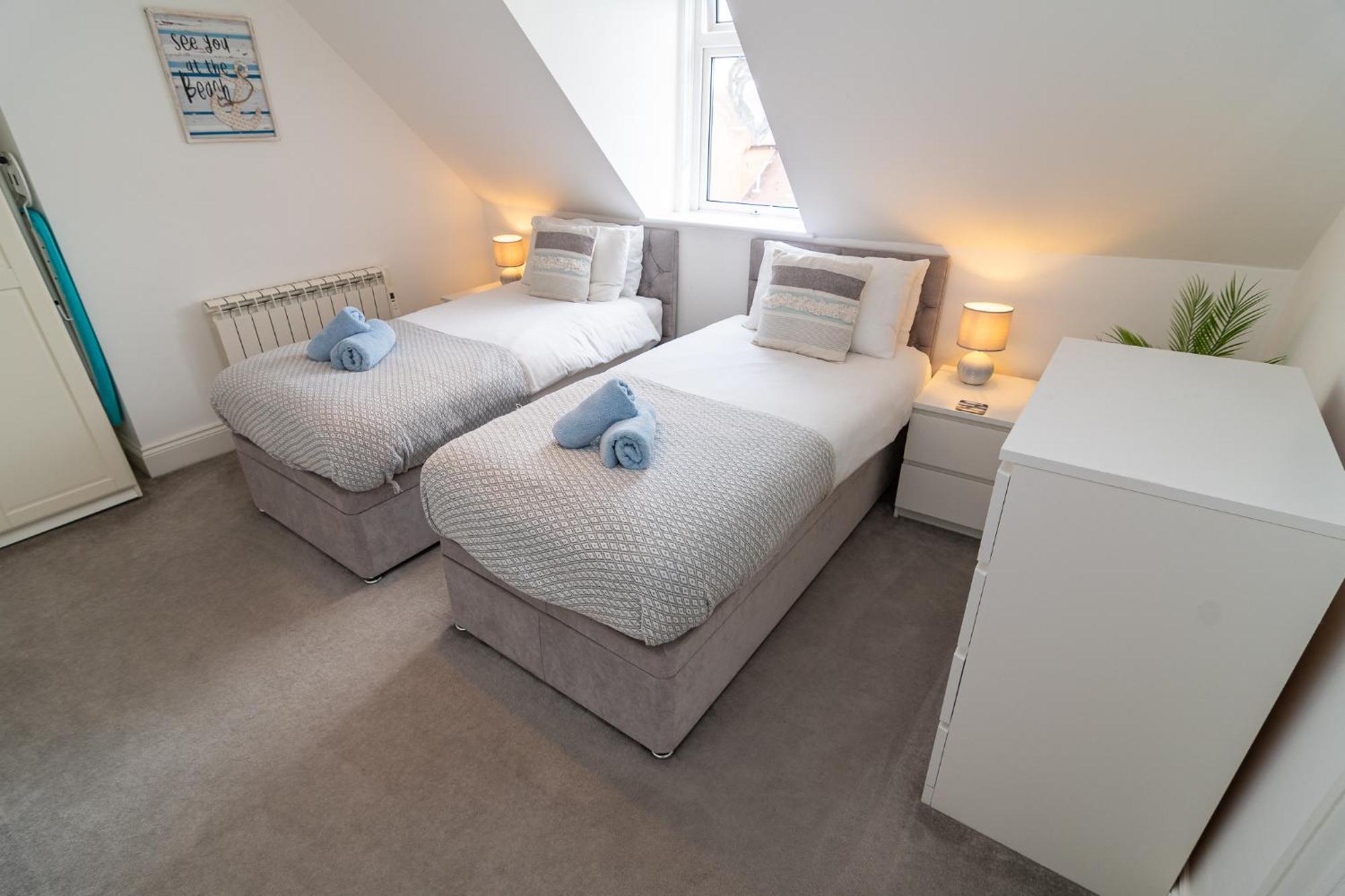 Light Airy 3 Bed Town Cntr Flat 700M To The Beach Bournemouth Bagian luar foto