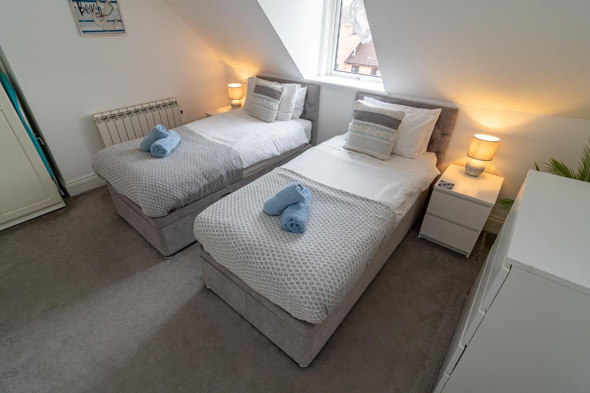 Light Airy 3 Bed Town Cntr Flat 700M To The Beach Bournemouth Bagian luar foto