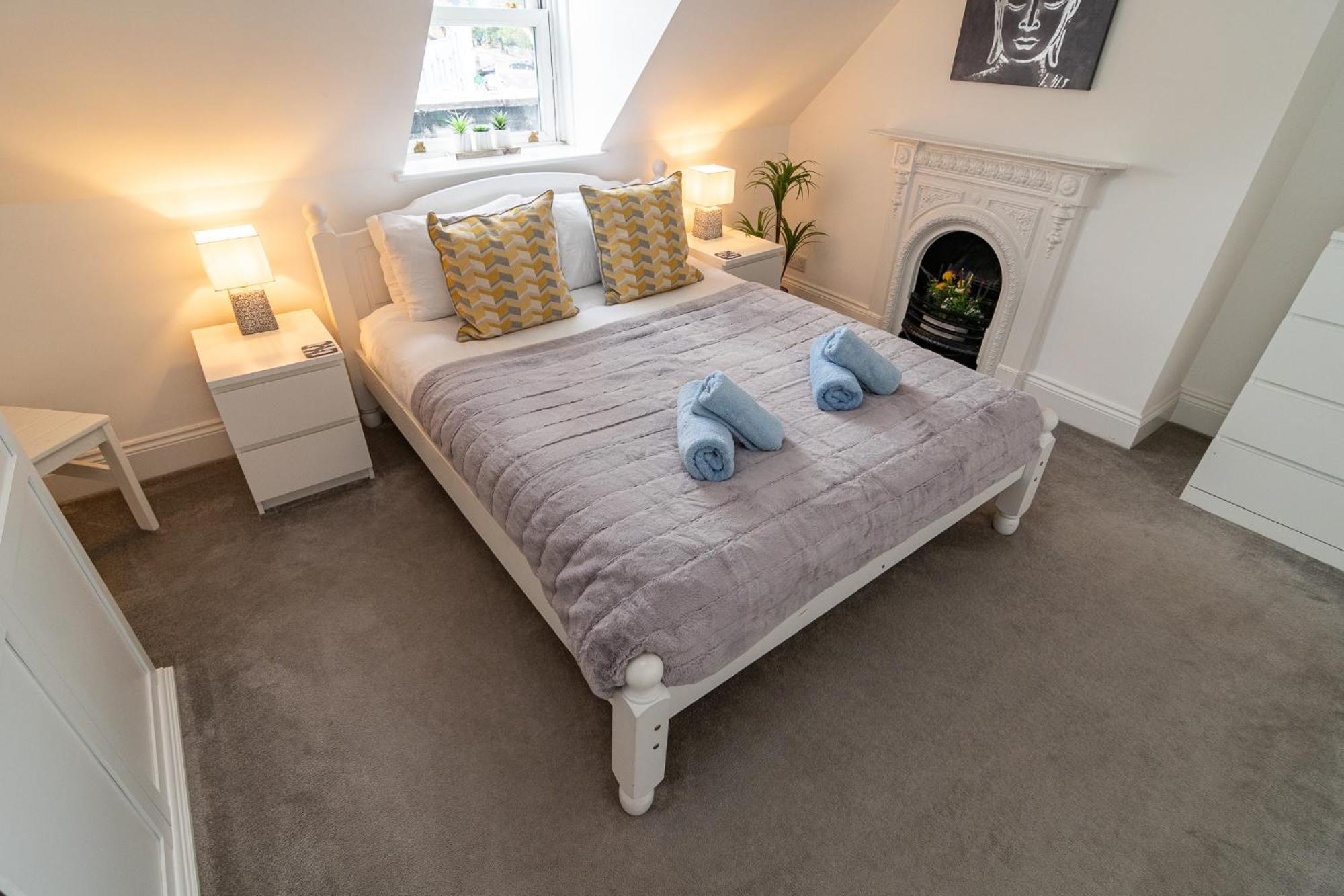 Light Airy 3 Bed Town Cntr Flat 700M To The Beach Bournemouth Bagian luar foto