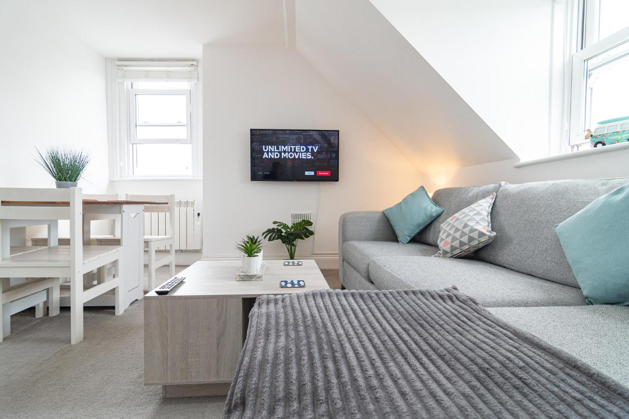 Light Airy 3 Bed Town Cntr Flat 700M To The Beach Bournemouth Bagian luar foto